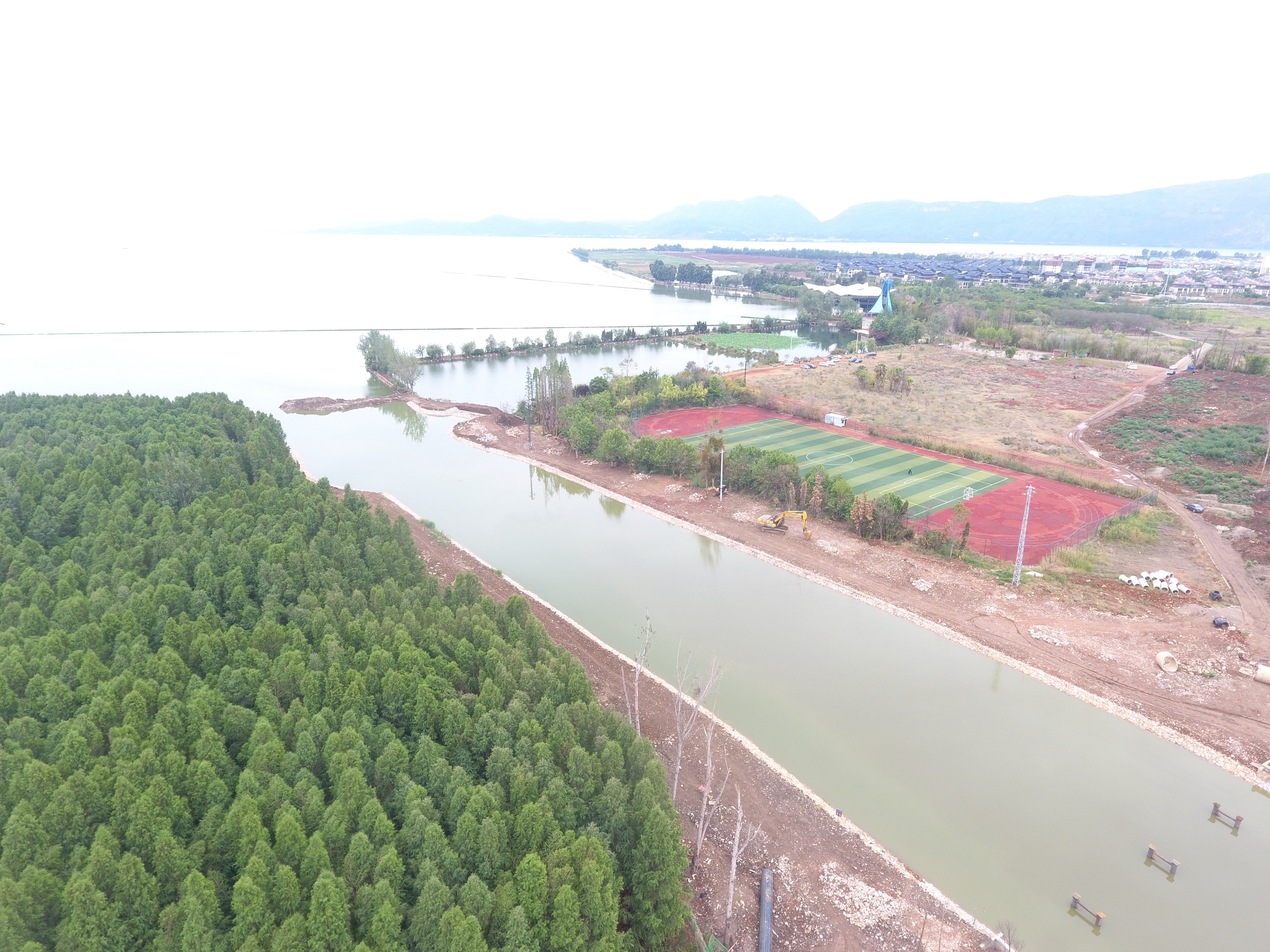 昆明市政协副主席王键调研官渡区虾坝河下段综合整治项目