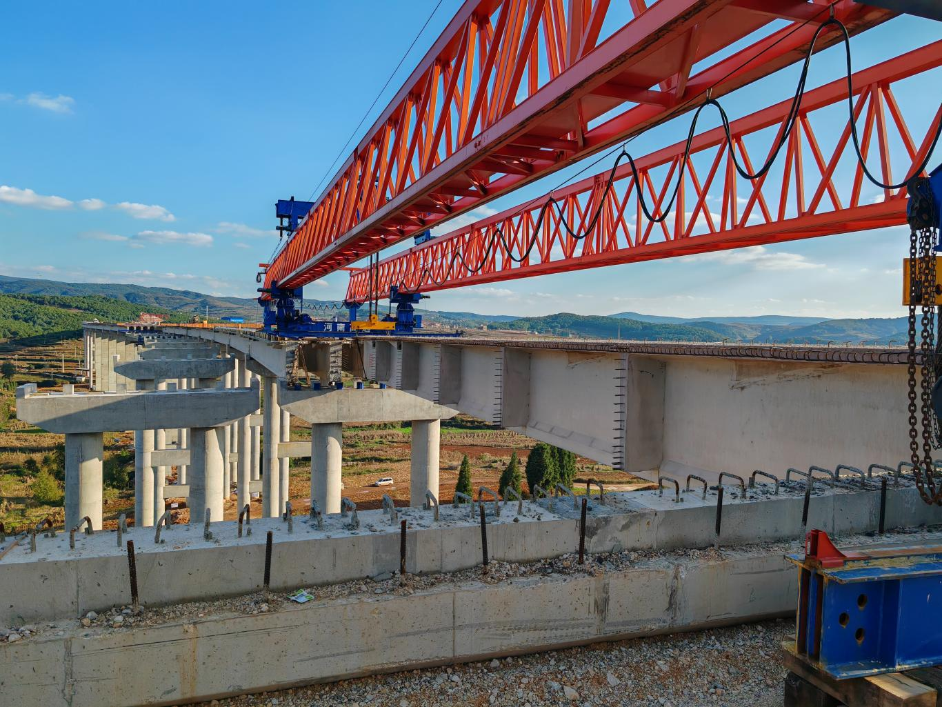 【百日攻坚】宣富高速土建六分部播乐特大桥高墩封顶，右幅顺利架通